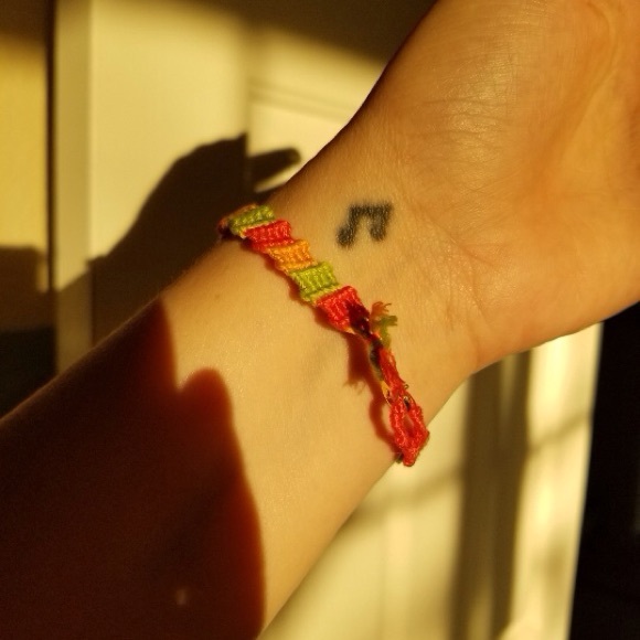 Colorful Woven friendship flip flop Bracelet - Picture 3 of 13